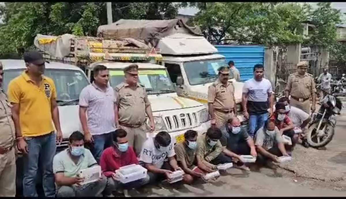 अंतरराज्यीय वाहन चोर गिरोह के नौ सदस्य गिरफ्तार, कोडवर्ड में करते थे बात